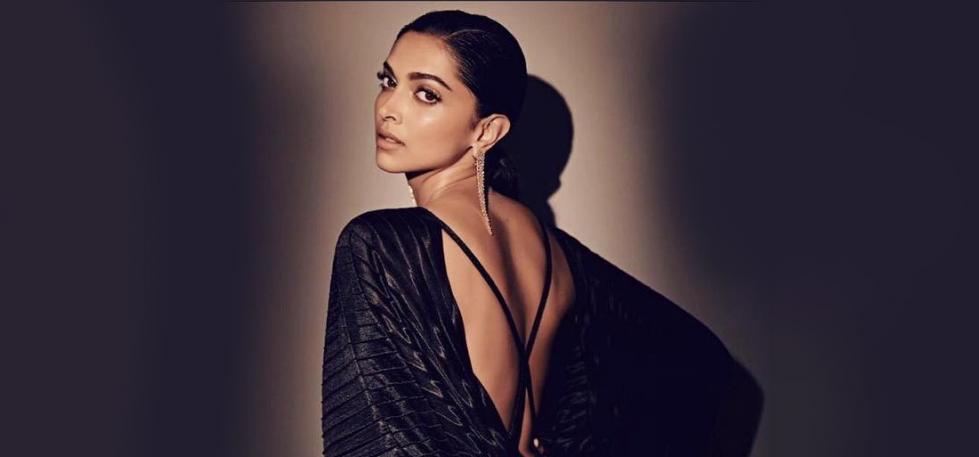 Bollywood Actress Deepika Padukone Channelled Her Sexy Side In A Black Gown  At An Award Show