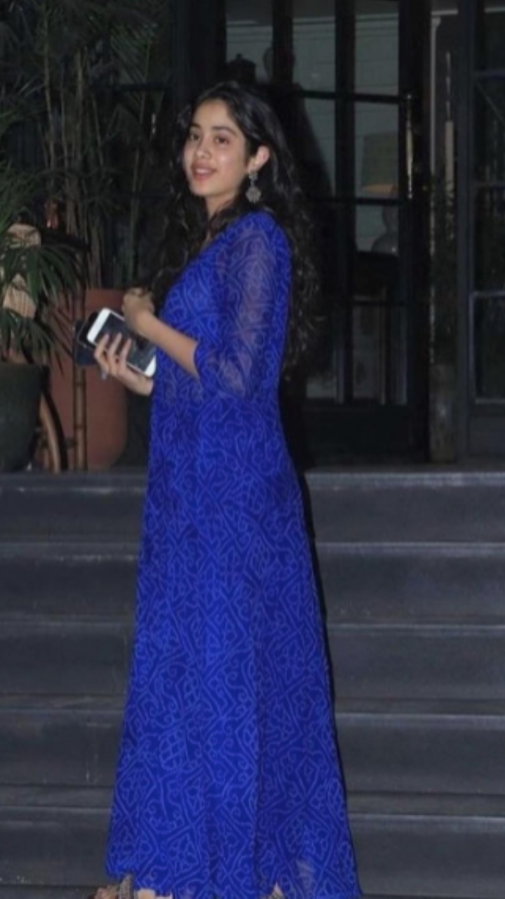 janhvi kapoor in blue dress kapoor's Best Anarkali Looks For Raksha Bandhan FARM Rio Blue Flower Due_for_release Select Sneaker Size:41