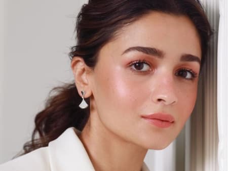 glass skin prom makeup for clean girl