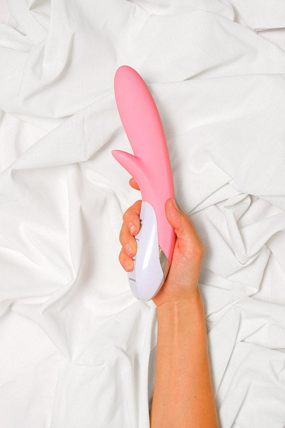 Silent Mode? Yup! 5 Vibrators & Sex Toys For Those Who Love To Have Some Fun In Silence Silent Mode? Yup! 5 Vibrators & Sex Toys For Those Who Love To Have Some Fun In Silence