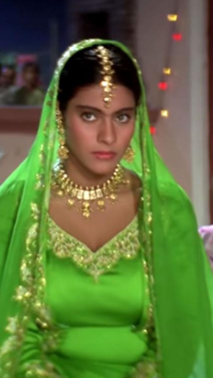 Kajols Best On Screen Looks From Dilwale Dulhania Le Jayenge