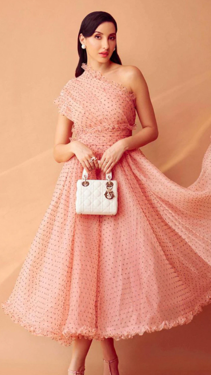 nora fatehi pink dress Nora Fatehi x Dolly J 10