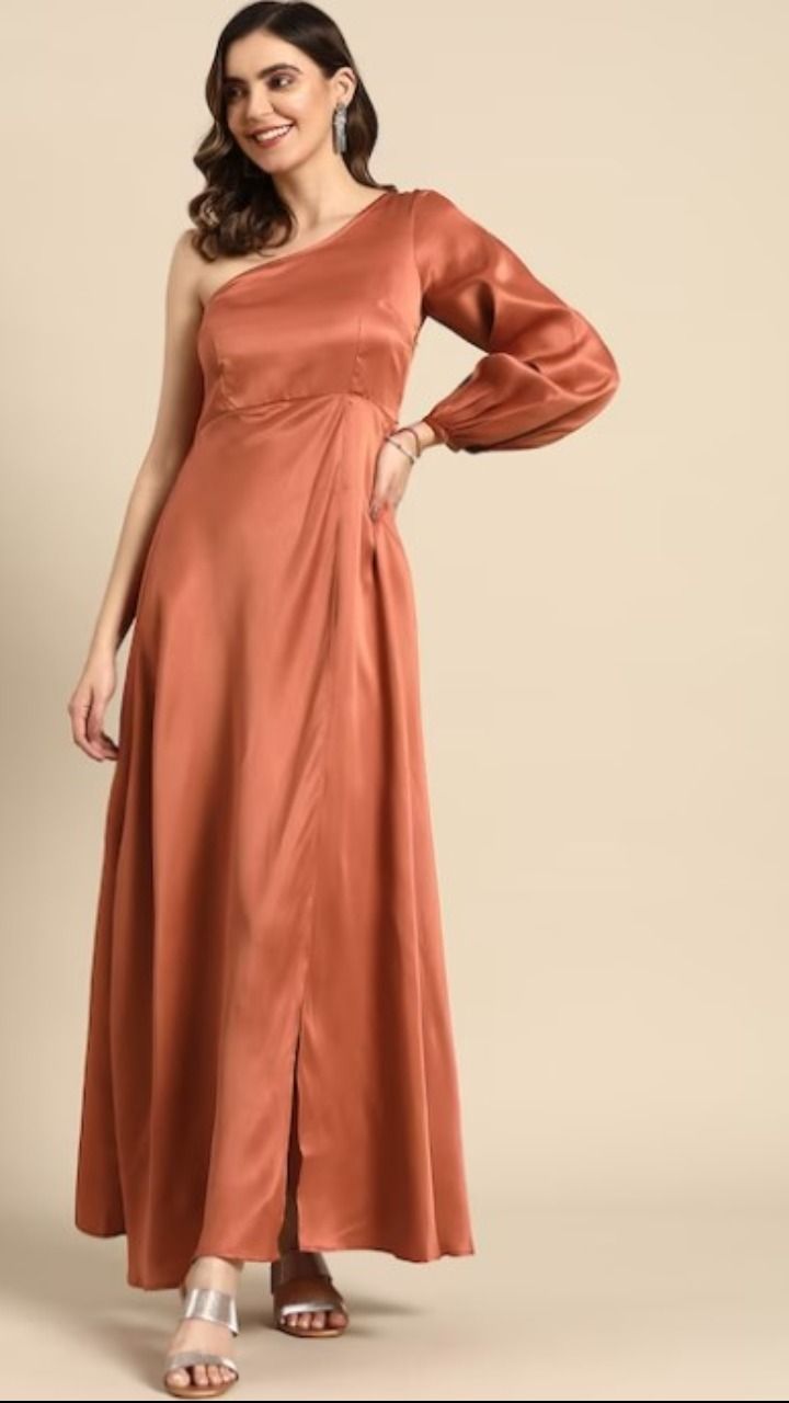 kareena kapoor orange dress Kareena Kapoor Khan wears an orange Gauri & Nainika dress on Dance India Dance sets