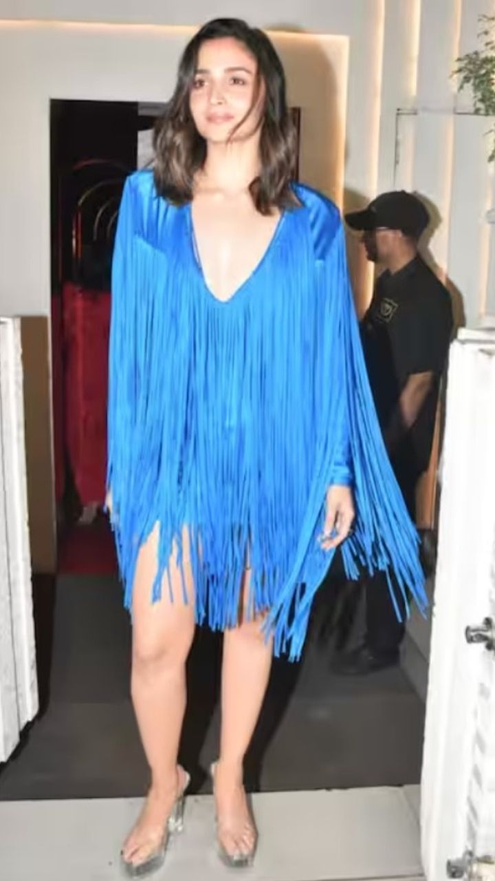 alia bhatt blue dress Alia Bhatt's Blue Designer Party Dress is this Season's Favourite | VOGUE India