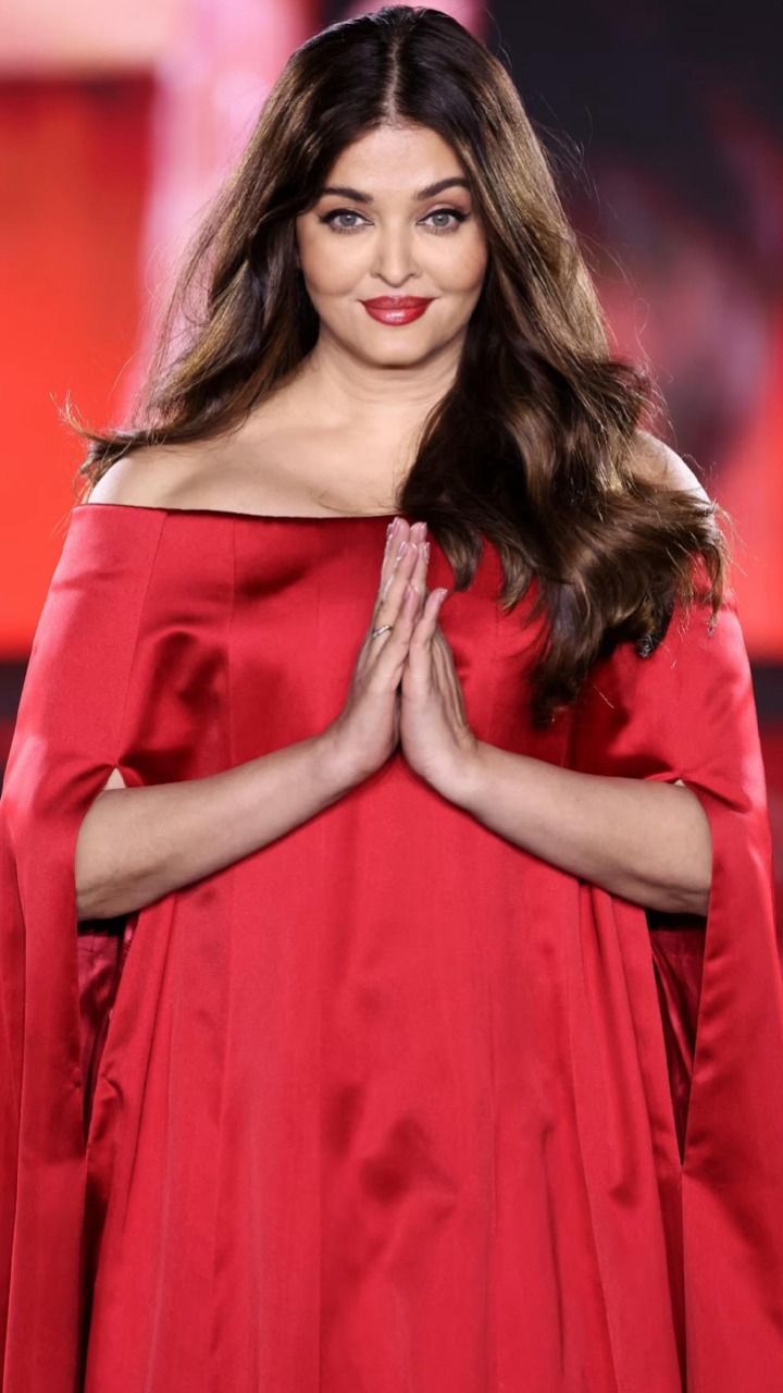 6 Of Aishwarya Rai Bachchans Red Gowns That Left Fans Stunned