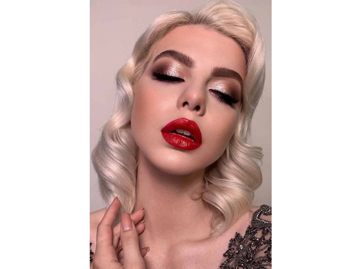 Statement lips are trending